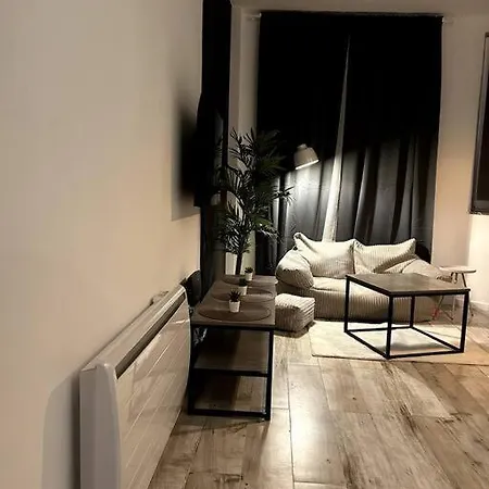 High-quality Flat Near City